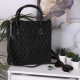 Bolso negro, acolchado