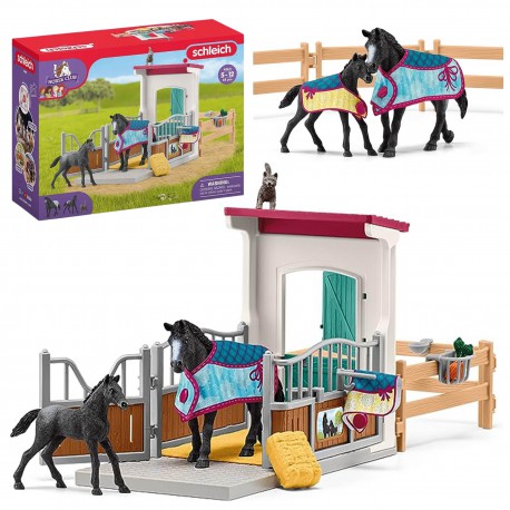 Schleich Horse Club - Enclos pour chevaux avec jument et poulain, figurines pour enfants de 5 ans et plus