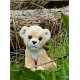 Charlie Bears Mascotte lionne, de la série Cuddle Cubs, petite peluche idéale pour les bébés, 13 centimètres